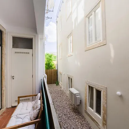 דירה Modern 41 Bedroom Haven ליסבון
