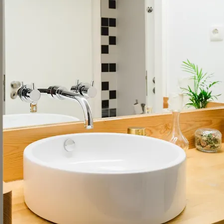 Modern 41 Bedroom Haven דירה *