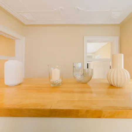 & Spacious 4 1 Bed * Lisbon