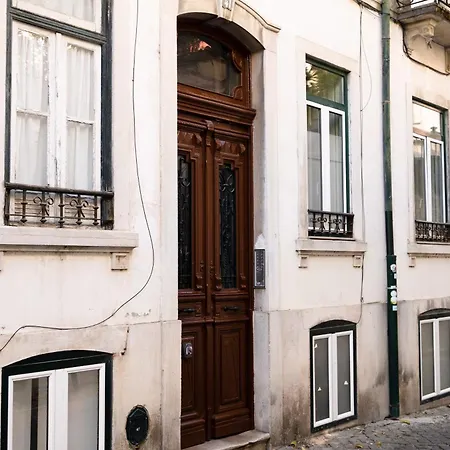 Apartment & Spacious 4 1 Bed *