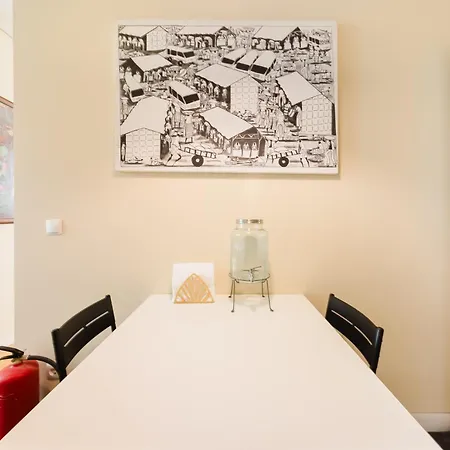 Apartment & Spacious 4 1 Bed *