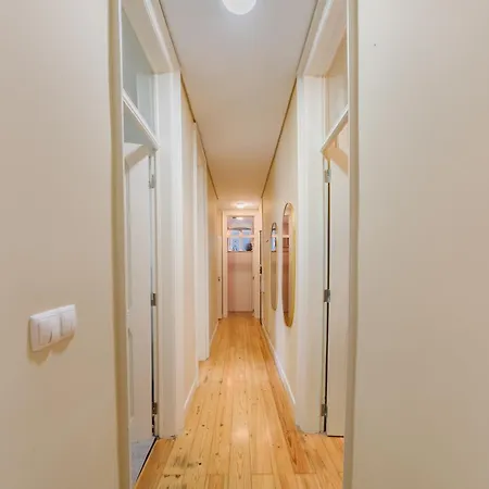 & Spacious 4 1 Bed Apartment Lisbon