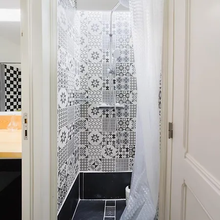 & Spacious 4 1 Bed * Lisbon