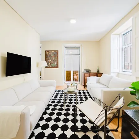 Apartment & Spacious 4 1 Bed *