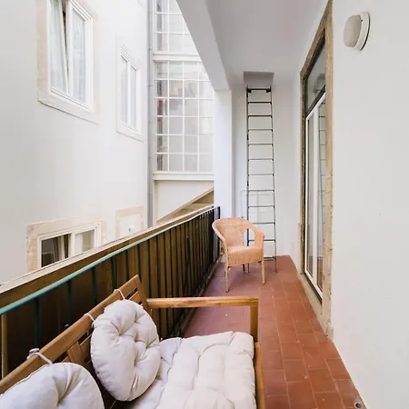 Apartment & Spacious 4 1 Bed