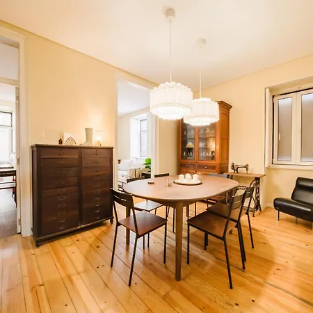 Apartment & Spacious 4 1 Bed *