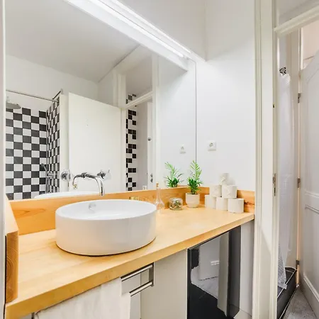 & Spacious 4 1 Bed Apartment