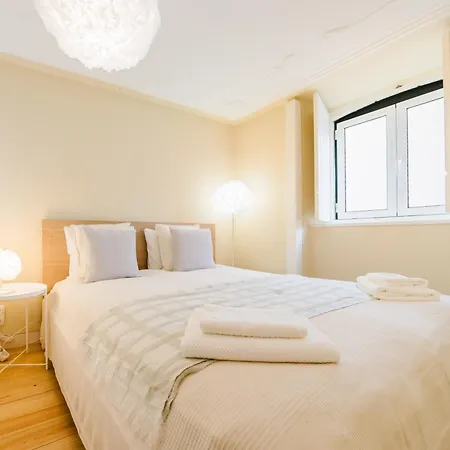 & Spacious 4 1 Bed Lisbon