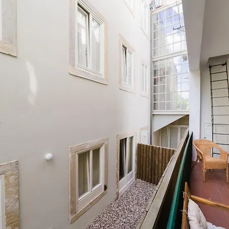 & Spacious 4 1 Bed * Lisbon
