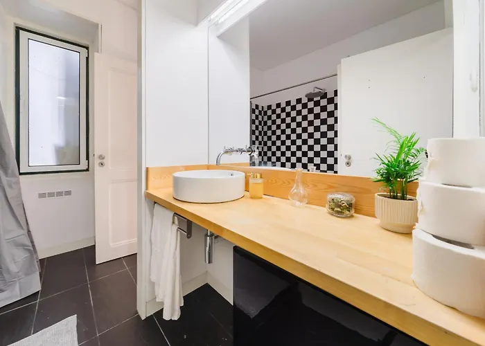 Modern 41 Bedroom Haven