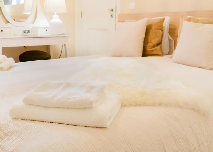 Modern 41 Bedroom Haven Apartmán *