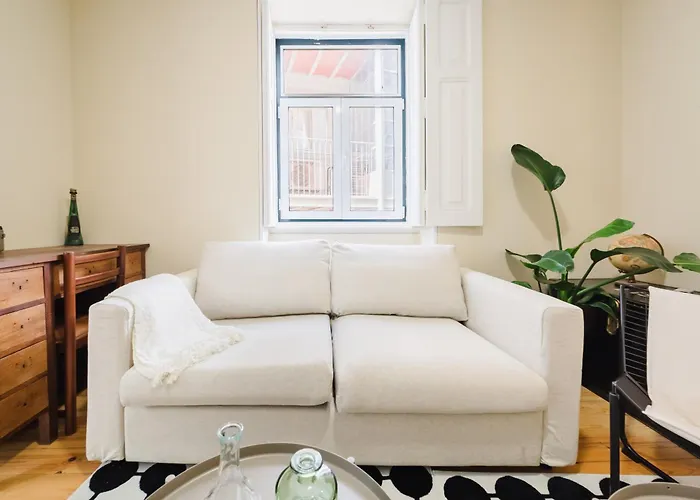 Modern 41 Bedroom Haven *