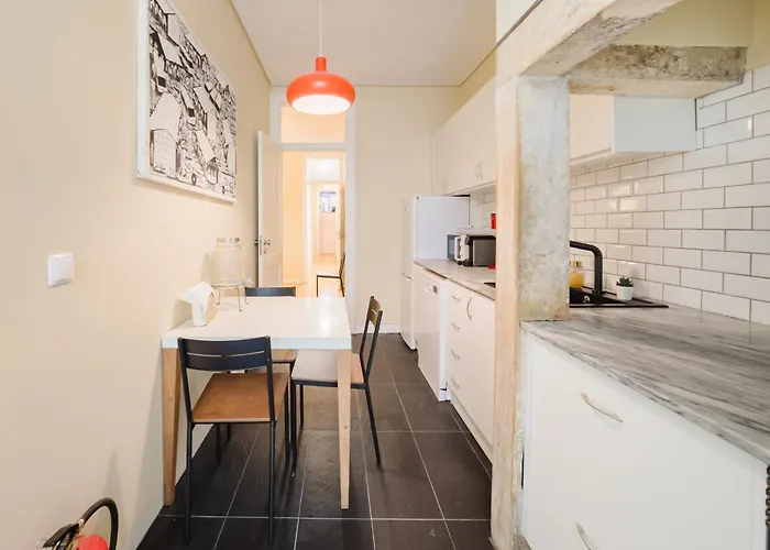 Modern 41 Bedroom Haven Apartmán *