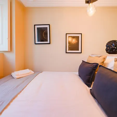 Modern 41 Bedroom Haven *