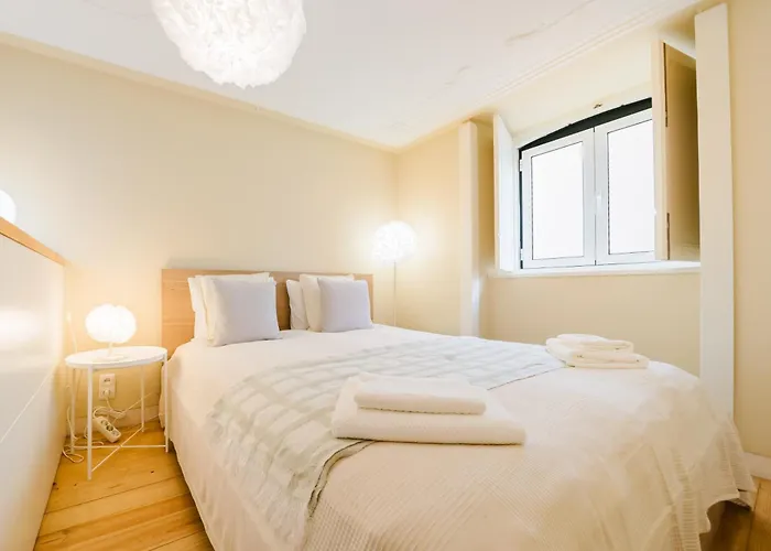 Modern 41 Bedroom Haven 리스본