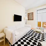 Modern 41 Bedroom Haven شقة *